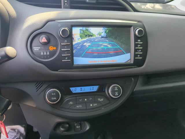 Toyota YARIS 1.5 Hybrid Active / Navigatie / Camera / CARLUX