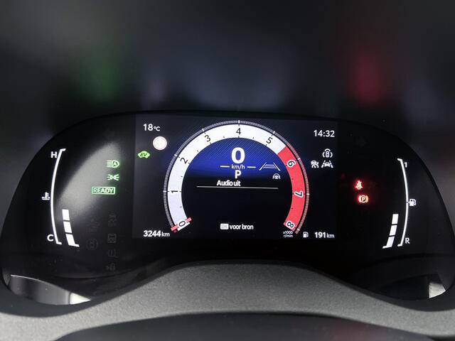 Toyota YARIS Cross 1.5 Hybrid 130 Dynamic Comfort Pack | BTW voertuig | Dodehoek detectie | Parkeersensoren voor+achter | Stoel+stuurverwarming | Elektrisch verstel/inklapbare buitenspiegels | Draadloze telefoonlader | Navigatie | Apple CarPlay/A