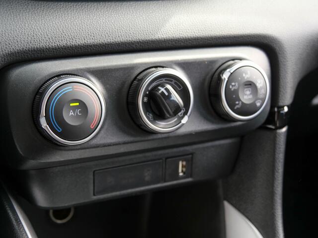 Toyota YARIS 1.5 VVT-i Active | CAMERA | APPLE CARPLAY / ANDROID AUTO |
