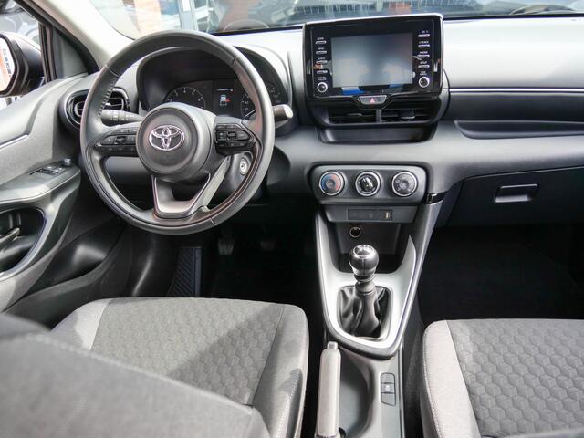Toyota YARIS 1.5 VVT-i Active | CAMERA | APPLE CARPLAY / ANDROID AUTO |
