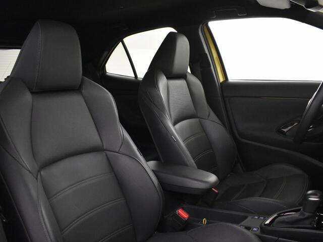 Toyota YARIS Cross 1.5 Hybrid Première Edition | JBL | Blindspot | Leder