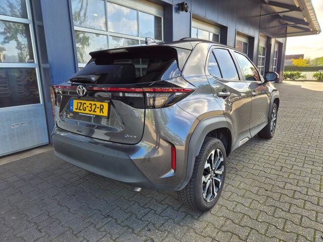 Toyota YARIS 1.5 HYBRID 115 FIRST, Parkeer sensoren, Camera, Stuur/stoel verwarming, ALL IN prijs!