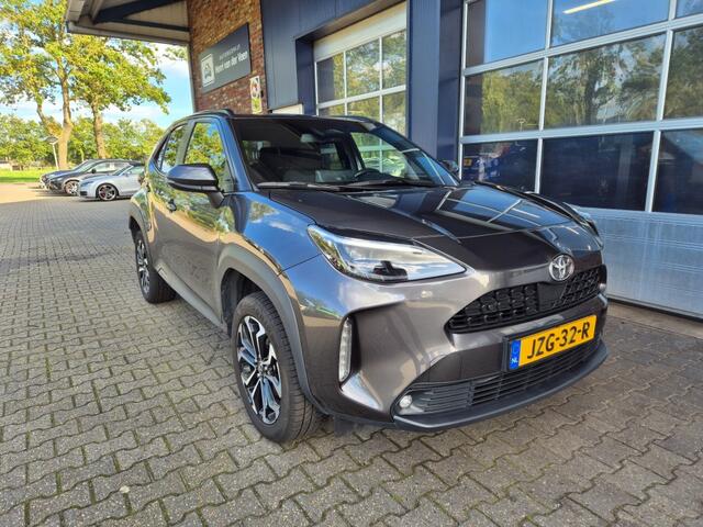 Toyota YARIS 1.5 HYBRID 115 FIRST, Parkeer sensoren, Camera, Stuur/stoel verwarming, ALL IN prijs!
