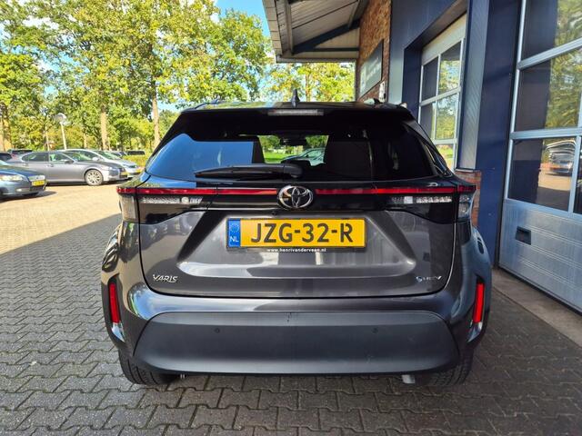 Toyota YARIS 1.5 HYBRID 115 FIRST, Parkeer sensoren, Camera, Stuur/stoel verwarming, ALL IN prijs!