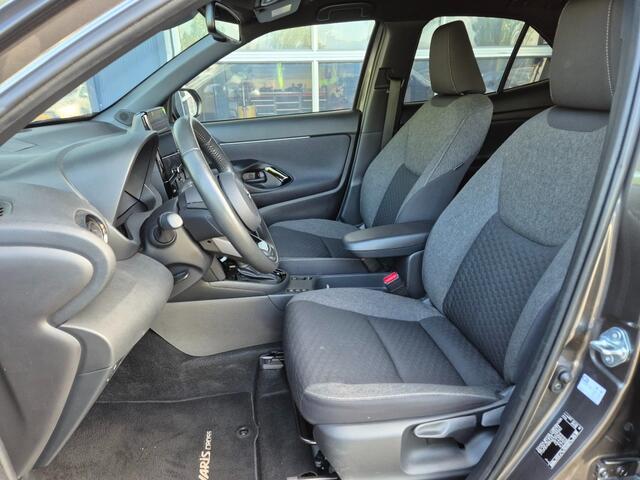 Toyota YARIS 1.5 HYBRID 115 FIRST, Parkeer sensoren, Camera, Stuur/stoel verwarming, ALL IN prijs!