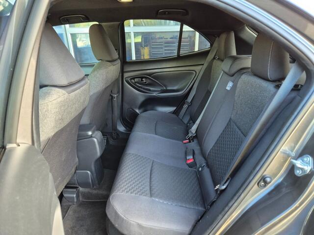 Toyota YARIS 1.5 HYBRID 115 FIRST, Parkeer sensoren, Camera, Stuur/stoel verwarming, ALL IN prijs!