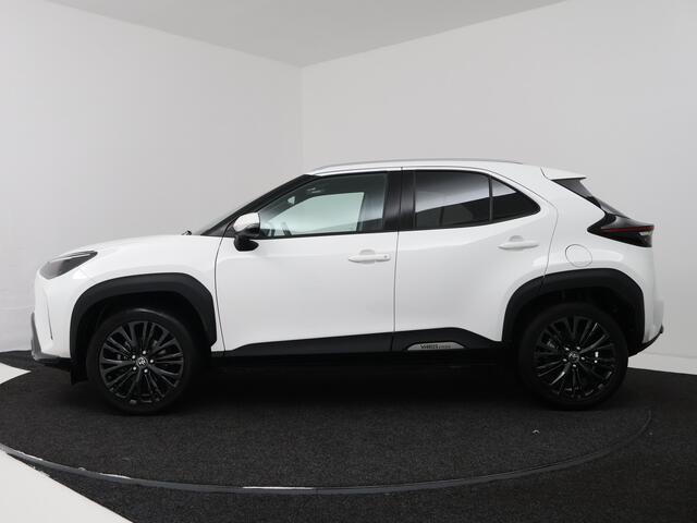 Toyota YARIS Cross 1.5 Hybrid Adventure | Navigatie | Trekhaak | Panoramadak | JBL | BLS | PDC | Head-up | Stuur-Stoelverwarming |