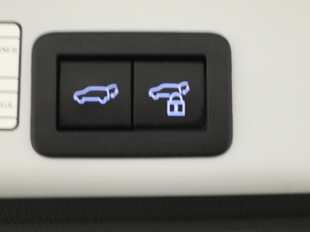 Toyota YARIS Cross 1.5 Hybrid Adventure | Navigatie | Trekhaak | Panoramadak | JBL | BLS | PDC | Head-up | Stuur-Stoelverwarming |