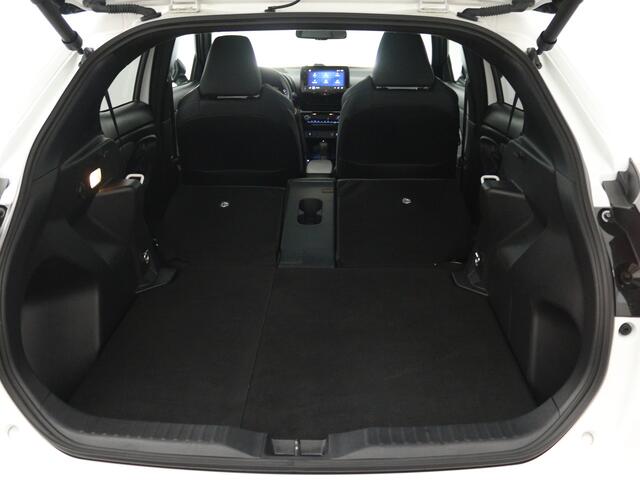 Toyota YARIS Cross 1.5 Hybrid Adventure | Navigatie | Trekhaak | Panoramadak | JBL | BLS | PDC | Head-up | Stuur-Stoelverwarming |