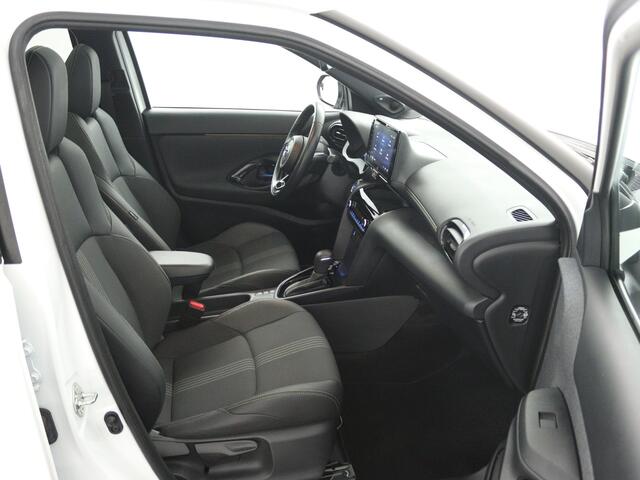 Toyota YARIS Cross 1.5 Hybrid Adventure | Navigatie | Trekhaak | Panoramadak | JBL | BLS | PDC | Head-up | Stuur-Stoelverwarming |