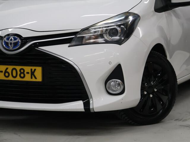 Toyota YARIS 1.5 Hybrid Trend [CRUISE CONTROL, ACHTERUITRIJCAMERA, PDC V+A, NAVIGATIE, CLIMATE CONTROL, LEDERENSTUUR, BLUETOOTH, LED, NIEUWSTAAT]