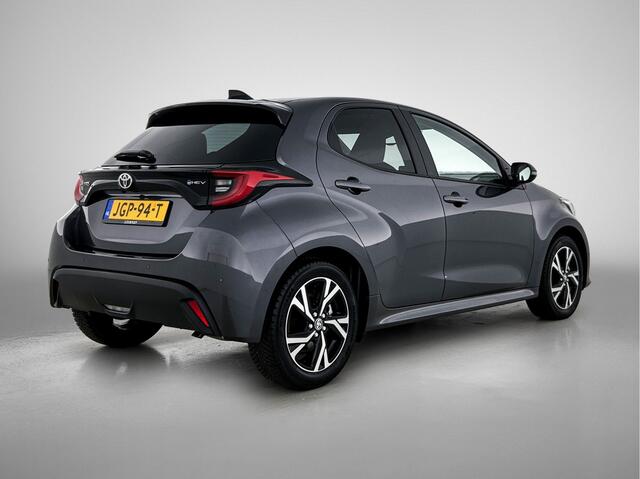 Toyota YARIS 1.5 Hybrid 115 Dynamic | Parkeersensoren V+A | Blindspot | Stuur-Stoelverwarming |