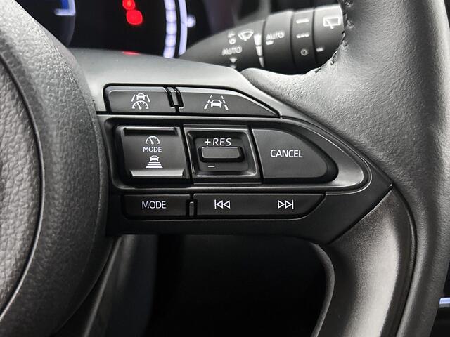 Toyota YARIS 1.5 Hybrid 115 Dynamic | Parkeersensoren V+A | Blindspot | Stuur-Stoelverwarming |