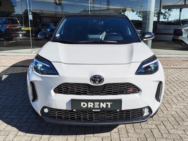 Toyota YARIS Cross 1.5 Hybrid GR Sport | JBL | Sensoren v/a | El. Achterklep | Stoelverwarming