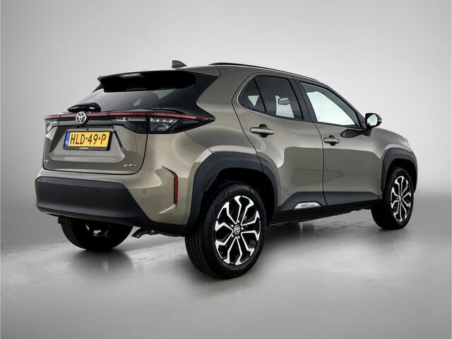 Toyota YARIS Cross 1.5 Hybrid 115 First Edition | Comfort Pack |