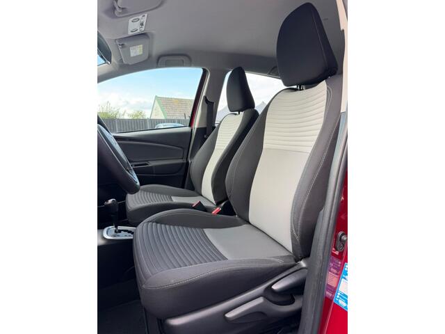 Toyota YARIS 1.5 Hybrid Bi-Tone AUT / Camera, Navi, Bluetooth, LM velgen