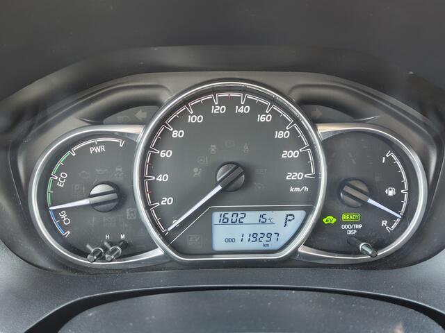 Toyota YARIS 1.5 Hybrid Aspiration | Stoelverwarming | Navi | El. Climate Control