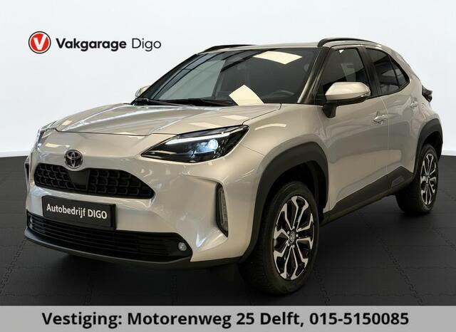 Toyota YARIS Cross 1.5 HYBRID DYNAMIC SILVERLINE GARANTIE 2035 NAVIGATIE . STUUR EN STOEL VERWARMING . ADAPTIEVE CRUICE CONTROL .