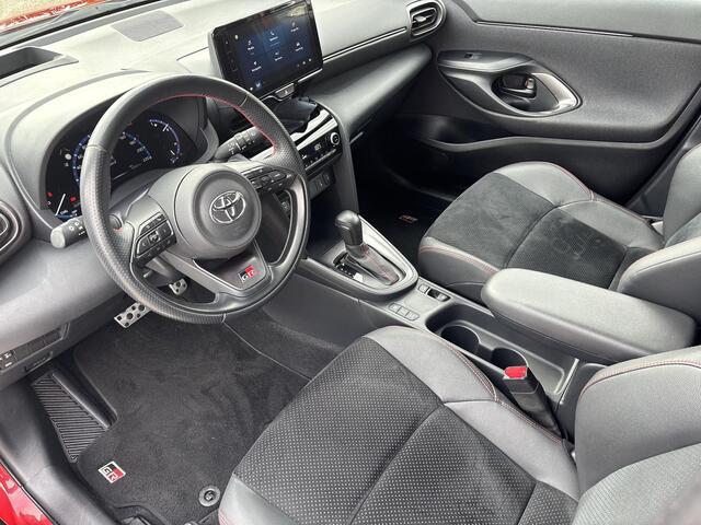 Toyota YARIS Cross 1.5 Hybrid GR Sport PANO | All-in prijs | Automaat | Panoramadak | apple/android auto