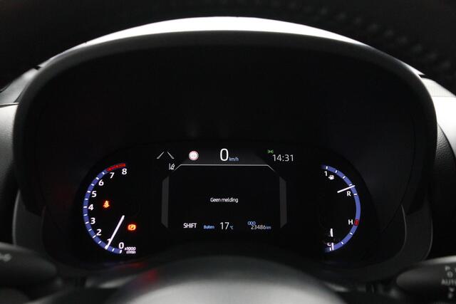 Toyota YARIS Cross 1.5 VVT-I Dynamic | Apple Carplay/Android Auto | all seasons banden | Navigatie |