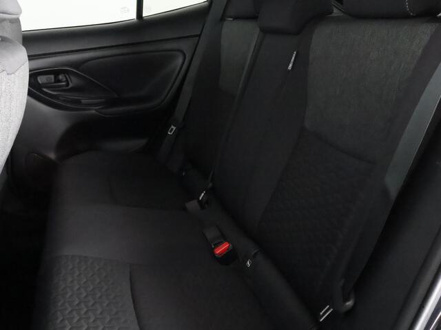 Toyota YARIS Cross 1.5 HYBRID DYNAMIC BLACKLINE GARANTIE 4-2033 CARPLAY NAVIGATIE . ADAPTIEVE CRUISE CONTROL .