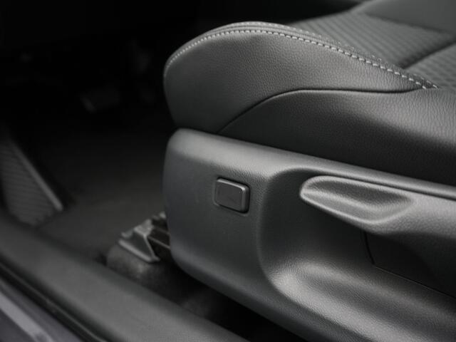 Toyota YARIS 1.5 Hybrid 130 Executive | Direct leverbaar! | Metaalkleur | Retailpremie | **** Q3 Actie