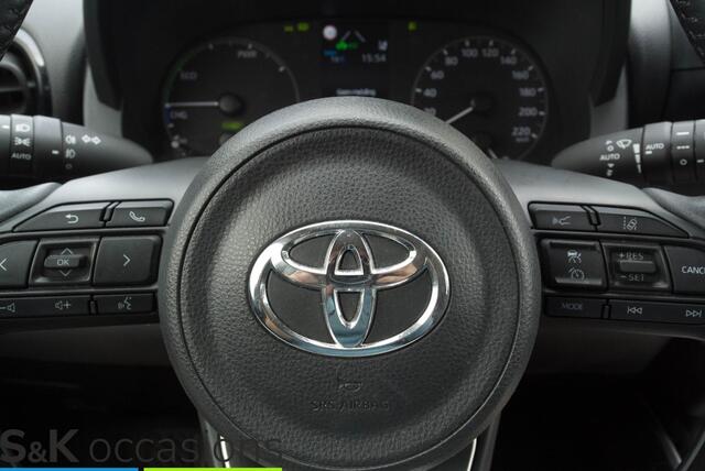 Toyota YARIS 1.5 Hybrid 10j Garantie NAVI BSM PDC