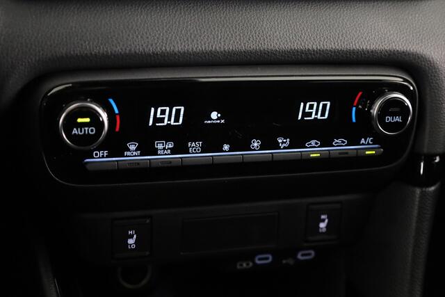 Toyota YARIS 1.5 Hybrid 130 Executive | Direct leverbaar! | Metaallak | Retailpremie | **** Q3 Actie