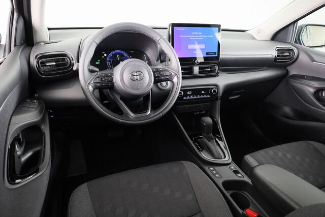 Toyota YARIS 1.5 Hybrid 115 Dynamic | Direct Leverbaar! | Metaallak | Retailpremie | **** Q3 Actie