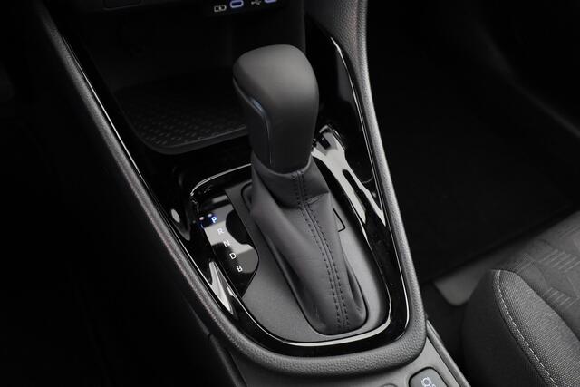 Toyota YARIS 1.5 Hybrid 115 Dynamic | Direct Leverbaar! | Metaallak | Retailpremie | **** Q3 Actie