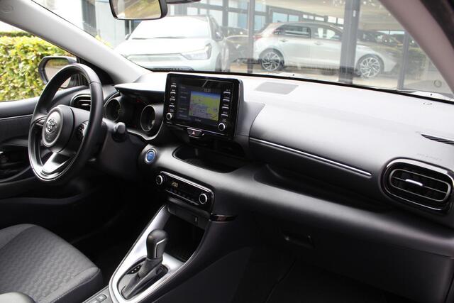 Toyota YARIS 1.5 Hybrid Dynamic | Rijklaar | Afn. Trekhaak | Apple/Android | Navi | DAB+ | Keyless | Allseason banden