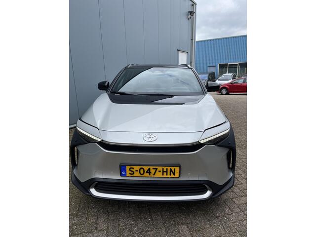 Toyota bZ4X Launch Edition Premium 71 kWh | 1e Eigenaar | NIEUW Geleverd | Panoramadak | BTW | 360 Camera | Winter Pakket | Warmtepomp |