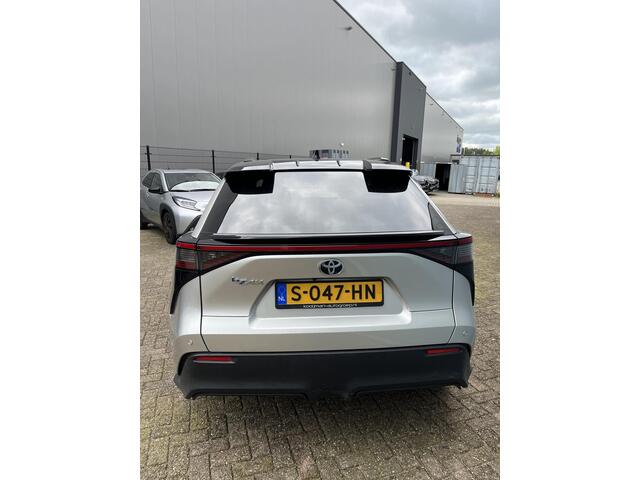 Toyota bZ4X Launch Edition Premium 71 kWh | 1e Eigenaar | NIEUW Geleverd | Panoramadak | BTW | 360 Camera | Winter Pakket | Warmtepomp |