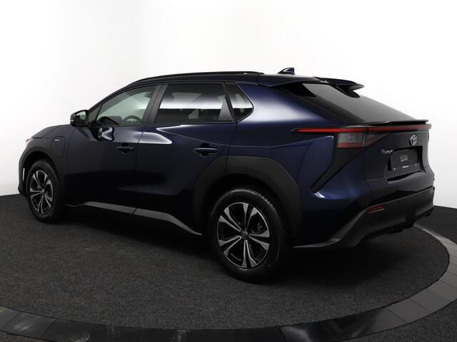 Toyota bZ4X Dynamic 71 kWh | 360 Camera | Dodehoek detectie | Parkeer sensoren voor + achter | Electrische achterklep | Stoelverwarming |