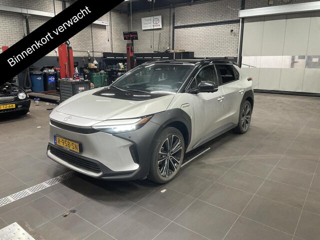 Toyota bZ4X Launch Edition Premium 71 kWh | Afneembare trekhaak | Panorama dak | Navigatie