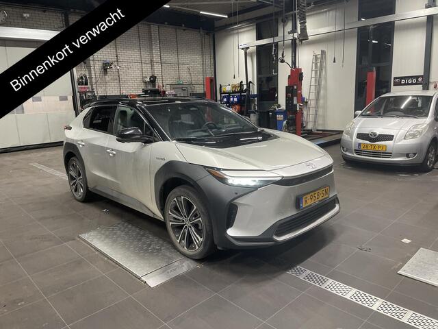 Toyota bZ4X Launch Edition Premium 71 kWh | Afneembare trekhaak | Panorama dak | Navigatie