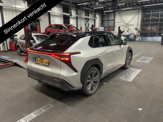 Toyota bZ4X Launch Edition Premium 71 kWh | Afneembare trekhaak | Panorama dak | Navigatie