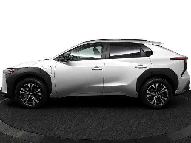 Toyota bZ4X Dynamic 71 kWh | 360 Camera | Dodehoek detectie | Parkeer sensoren voor + achter | Electrische achterklep | Stoelverwarming |