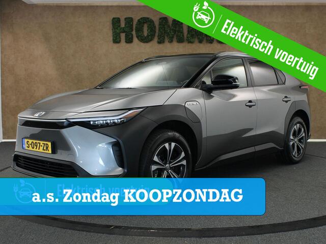 Toyota bZ4X Dynamic 71 kWh 100% ELEKTRISCH 3 fase laden - PANORAMA DAK - NAVIGATIE - ORIGINEEL NEDERLANDSE AUTO - 360 CAMERA - TWO TONE LAK - NAVIGATIE FULL MAP - STOELVERWAMING - APPLE CARPLAY/ANDROID AUTO -