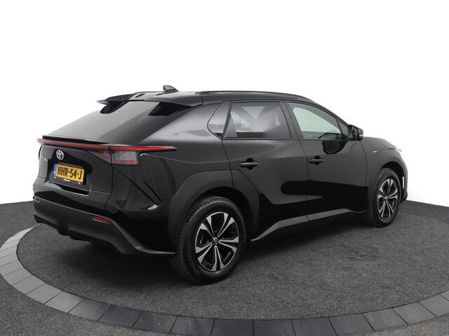 Toyota bZ4X Business Plus 71 kWh | 360 Camera | Dodehoek detectie | Parkeer sensoren voor + achter | Electrische achterklep | Stoelverwarming |