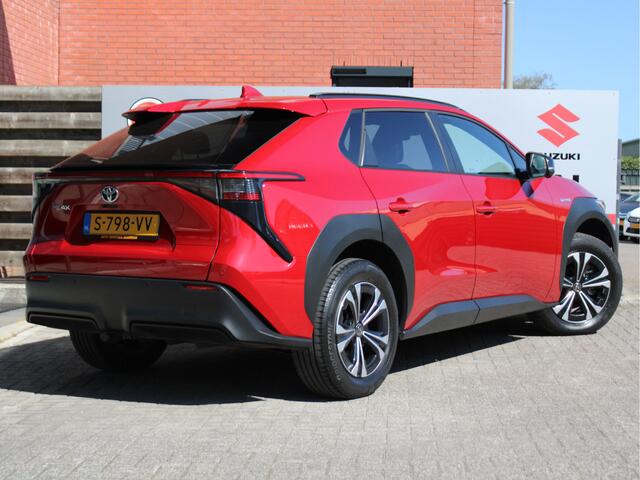 Toyota bZ4X Dynamic 71 kWh 3-Fase Laden! Automaat Trekhaak, Parkeersensoren Voor en Achter, Elektrische Bestuurdersstoel, Verwarmde Voorruit, Voorstoelen Verwarmd