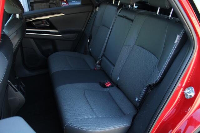 Toyota bZ4X Dynamic 71 kWh 3-Fase Laden! Automaat Trekhaak, Parkeersensoren Voor en Achter, Elektrische Bestuurdersstoel, Verwarmde Voorruit, Voorstoelen Verwarmd