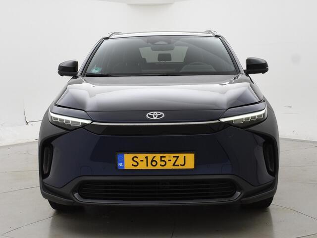 Toyota bZ4X DYNAMIC 71 kWh + TREKHAAK | 360 CAMERA | STUURVERW. | ADAPTIVE CRUISE