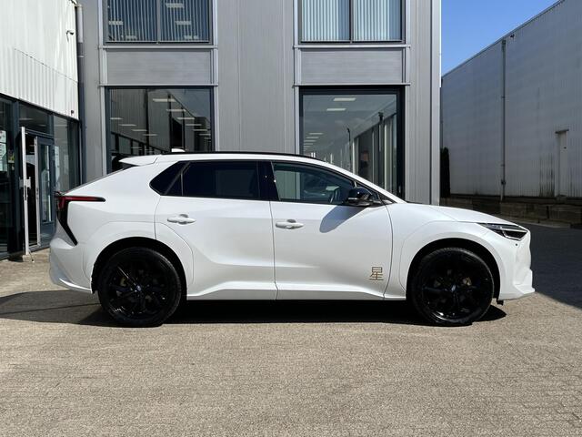 Toyota bZ4X 71 kWh | NL Auto/1e Eig./Voll.Historie/AWD/Leder/Navi/Adapt.Cruise/Clima/Apple CarPlay-Android Auto