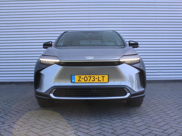 Toyota bZ4X Premium 71 kWh | Trekhaak | BTW auto | Stuur-/voorruit-/stoelverwarming + ventilatie | Camera rondom | 20" LM |