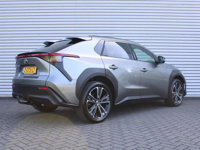 Toyota bZ4X Premium 71 kWh | Trekhaak | BTW auto | Stuur-/voorruit-/stoelverwarming + ventilatie | Camera rondom | 20" LM |