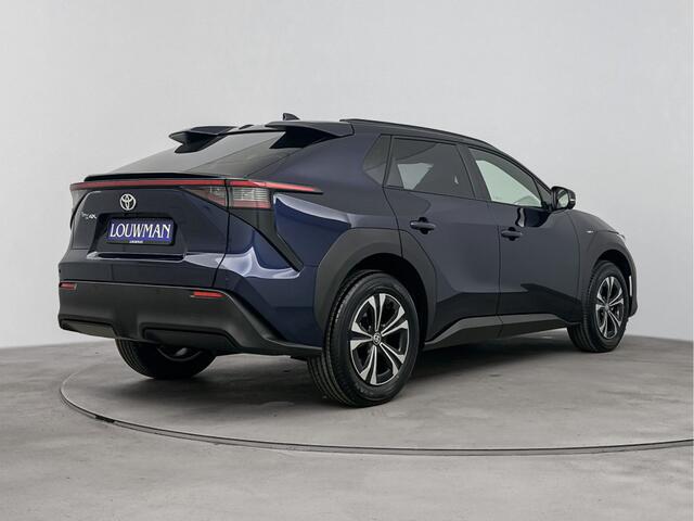 Toyota bZ4X Dynamic 71 kWh 3 Fase laden | Stoelverwarming | 360 camera | Elektrische stoelen
