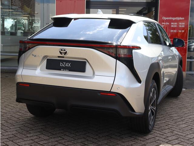 Toyota bZ4X Dynamic 71 kWh, BSM, 360graden camera Direct leverbaar!