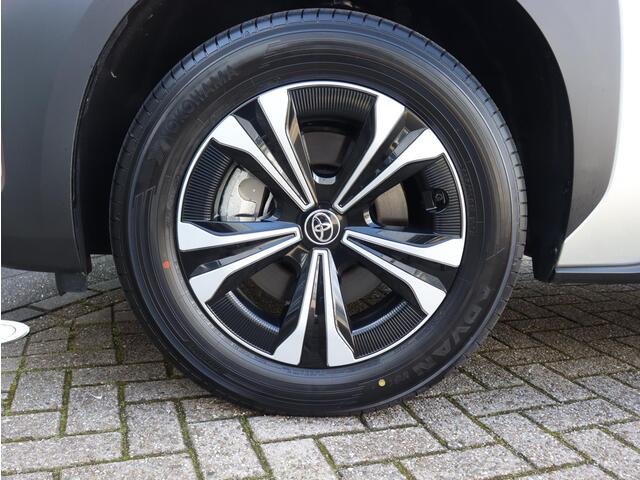 Toyota bZ4X Dynamic 71 kWh, BSM, 360graden camera Direct leverbaar!