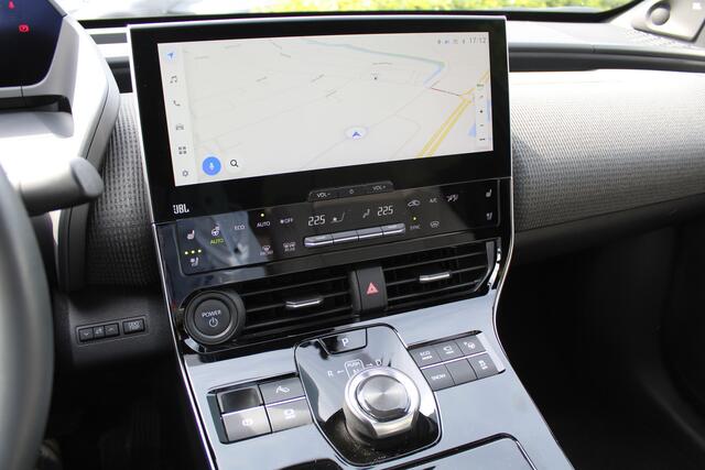 Toyota bZ4X Premium 71 kWh Bi-Tone 3-fase | Rijklaar | Trekhaak | Pano | Stoelverwarming/koeling | 360 Camera | PDC | Keyless | Apple/Android | Dodehoekdetectie